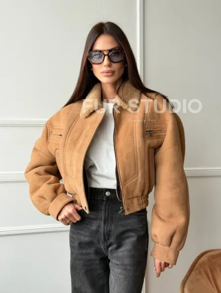 Зимняя женская дубленка - бомбер - фото 10