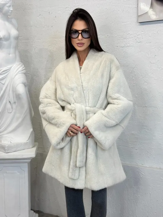 Светлая норковая шуба - халат средней длины из велюровой норки - фото 0