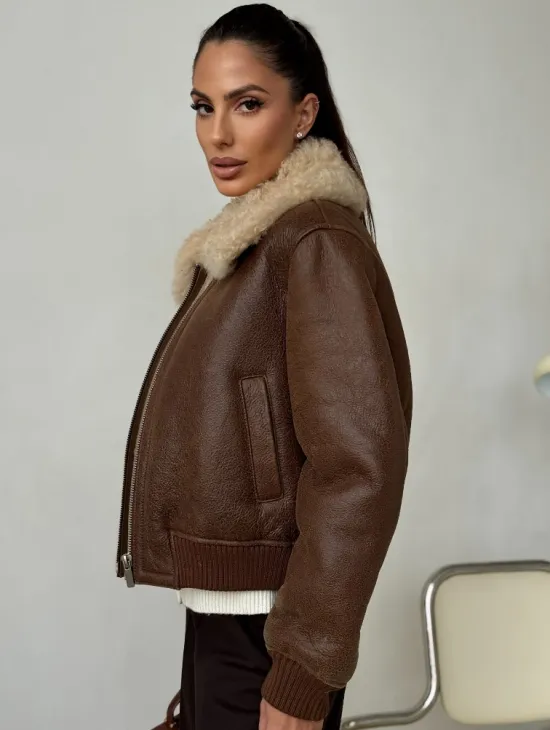 Короткая дубленка - женская - фото 5