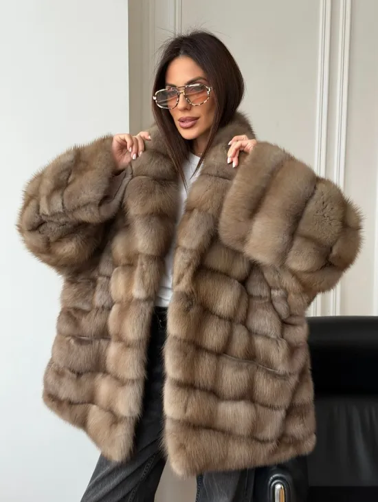Шуба оверсайз из куницы - фото 9