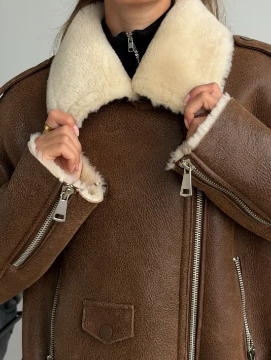 Короткая косуха-дубленка из овчины - фото 1