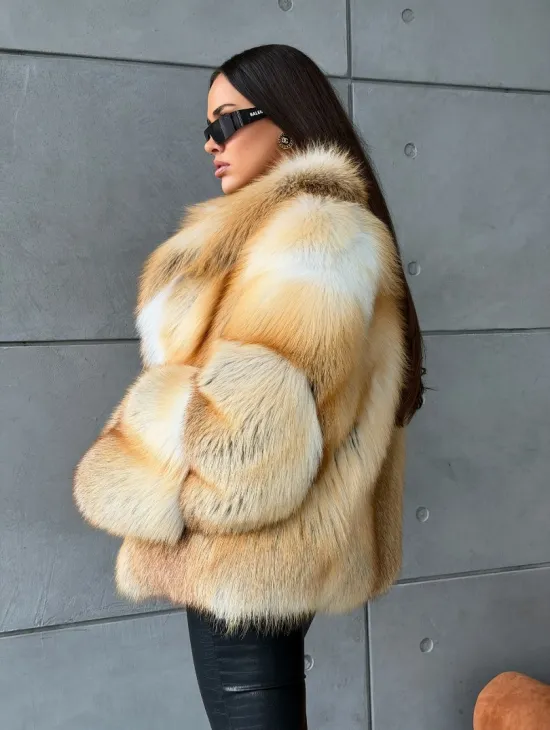 Короткая шуба из золотой альпийской лисы - фото 6