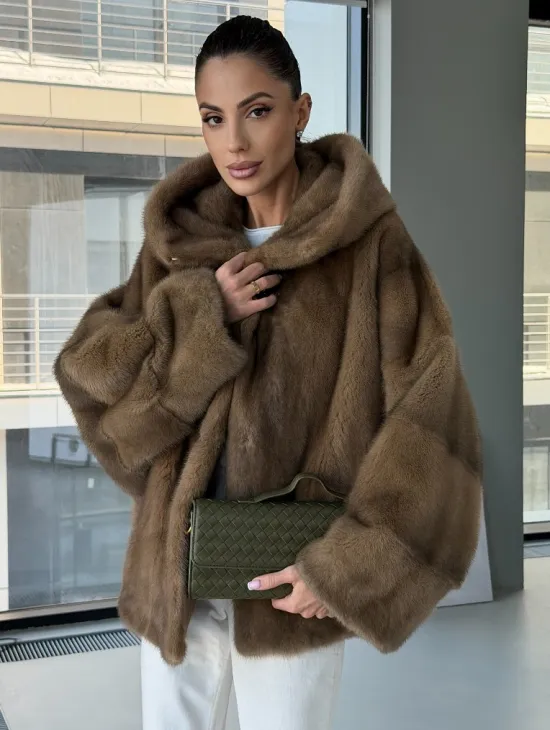 Женский норковый полушубок с капюшоном - фото 0
