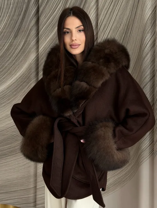 Пальто с мехом песца под соболь - фото 0