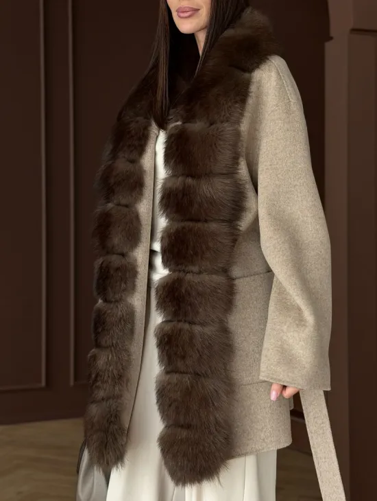 Пальто с отделкой из меха песца - фото 3